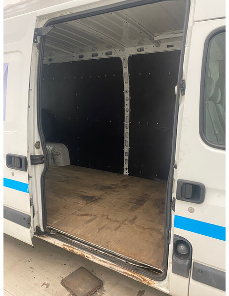 Товарно комбе Opel Movano: слика 4 Товарно комбе Opel Movano: слика 4