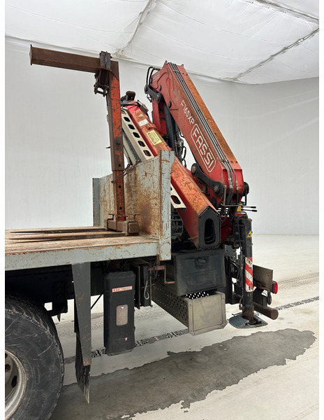 Камион со платформа, Камион со кран Renault Kerax 370 DXi - 8x4: слика 8