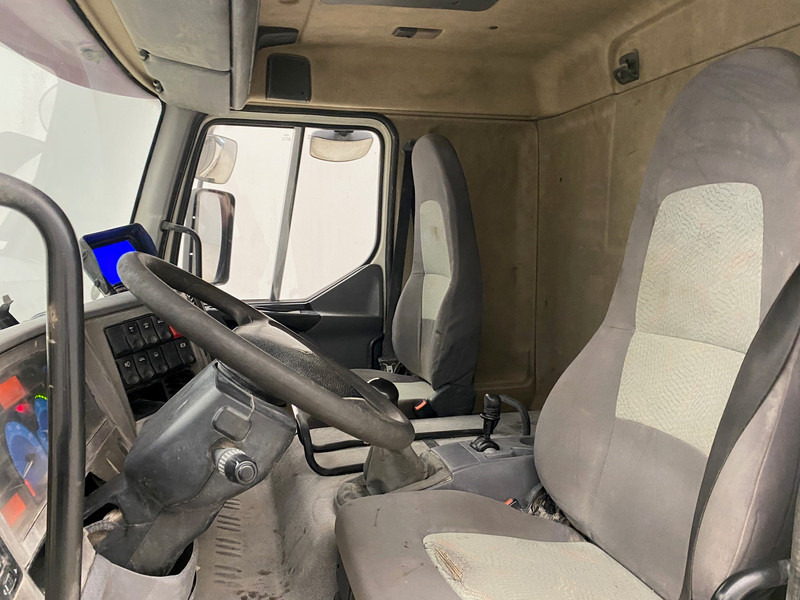 Камион цистерна Renault Midlum 180 DCi: слика 9 Камион цистерна Renault Midlum 180 DCi: слика 9