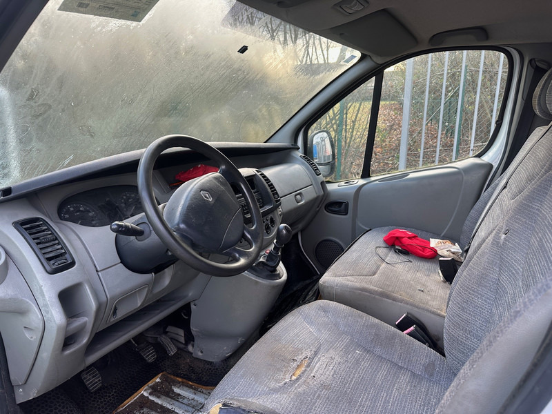 Renault Trafic - no clutch* - Товарно комбе: слика 3 Renault Trafic - no clutch* - Товарно комбе: слика 3