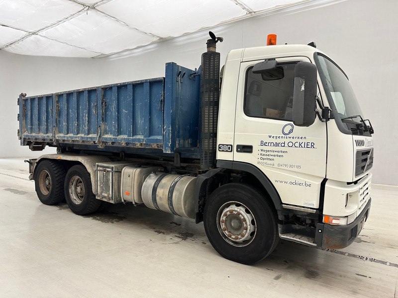 Volvo FM12.380 - 6x4 - Камион со кука за подигање: слика 3 Volvo FM12.380 - 6x4 - Камион со кука за подигање: слика 3