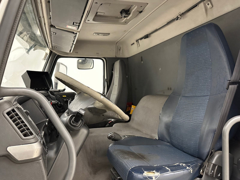 Камион цистерна Volvo FM9.260: слика 9