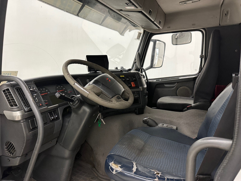 Камион цистерна Volvo FM9.260: слика 8