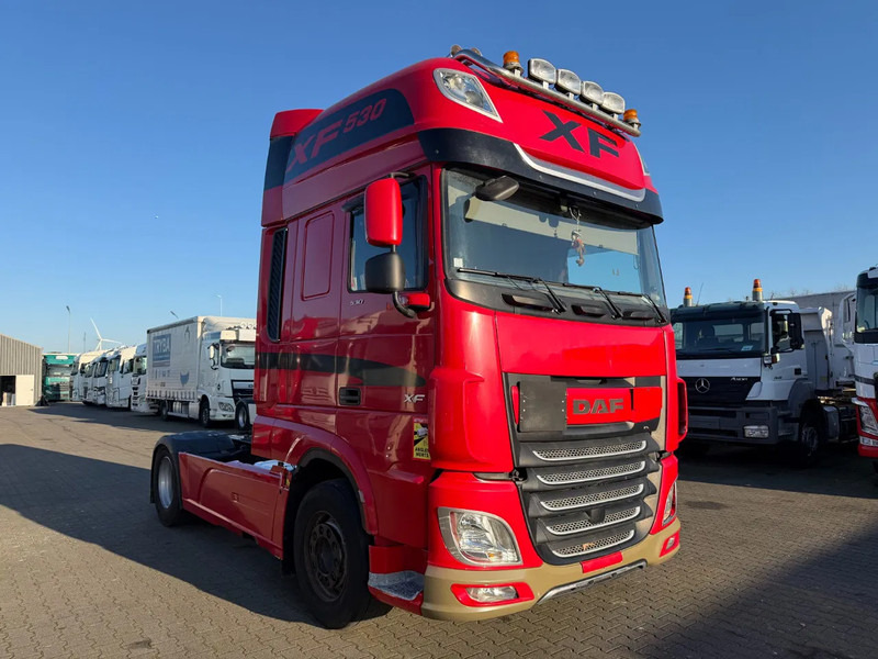 DAF XF 530 Super Spacecab Retarder Euro 6 - Камион влекач: слика 2 DAF XF 530 Super Spacecab Retarder Euro 6 - Камион влекач: слика 2