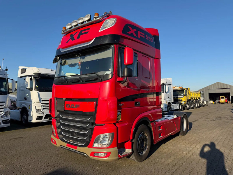 DAF XF 530 Super Spacecab Retarder Euro 6 - Камион влекач: слика 1 DAF XF 530 Super Spacecab Retarder Euro 6 - Камион влекач: слика 1