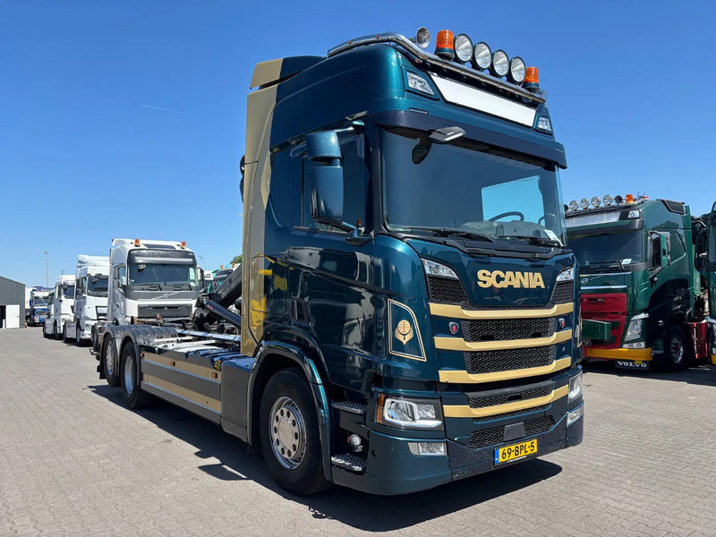 Scania R500 6x2 Euro 6 Retarder Hiab Hooklift - Камион со кука за подигање: слика 2 Scania R500 6x2 Euro 6 Retarder Hiab Hooklift - Камион со кука за подигање: слика 2