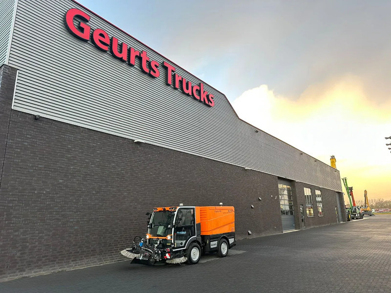 Bucher CITYCAT V20 - Возило за метење: слика 2 Bucher CITYCAT V20 - Возило за метење: слика 2