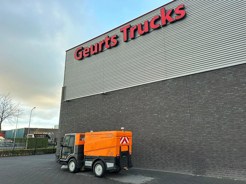 Bucher CITYCAT V20 - Возило за метење: слика 3 Bucher CITYCAT V20 - Возило за метење: слика 3