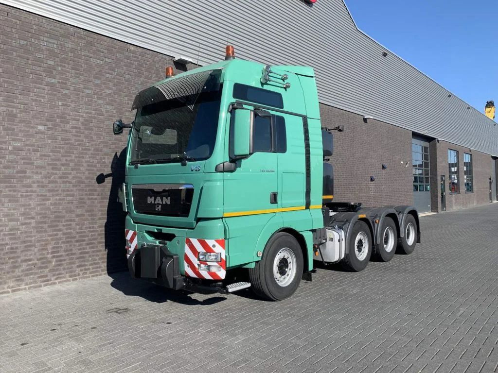 MAN TGX 41.680 V8 8X4 HEAVY DUTY TRACTOR 250 TONS - Камион влекач: слика 2 MAN TGX 41.680 V8 8X4 HEAVY DUTY TRACTOR 250 TONS - Камион влекач: слика 2