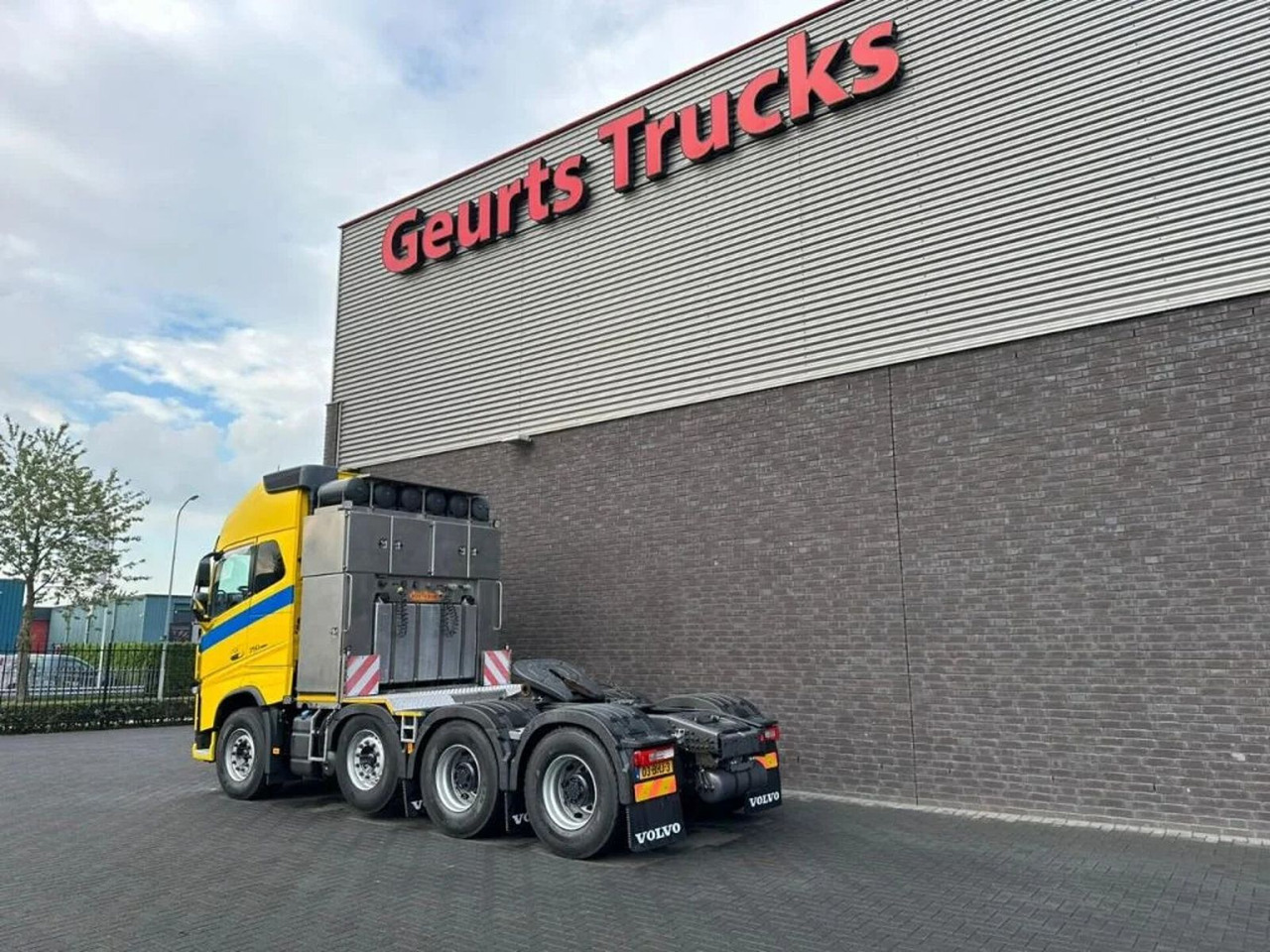 Volvo FH 16.750 8X4 HEAVY DUTY TRACTOR/SZM/TREKKER - Камион влекач: слика 3 Volvo FH 16.750 8X4 HEAVY DUTY TRACTOR/SZM/TREKKER - Камион влекач: слика 3