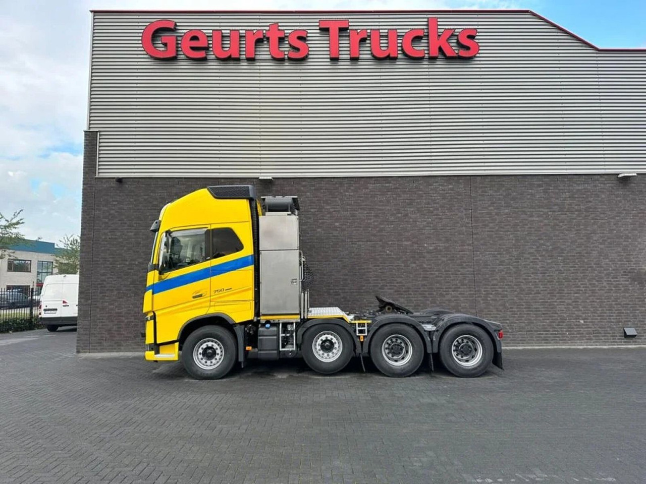 Volvo FH 16.750 8X4 HEAVY DUTY TRACTOR/SZM/TREKKER - Камион влекач: слика 1 Volvo FH 16.750 8X4 HEAVY DUTY TRACTOR/SZM/TREKKER - Камион влекач: слика 1