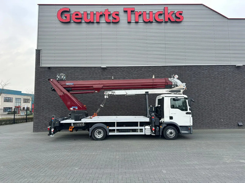 MAN TGL 7.180 4X2 BB BOCKER AK37/4000 + JIB MONTAGEKRAN/DACHDECKERKRAN/ROOFCRANE/KRAAN/KRAN/GRUA - Камион со кран: слика 2 MAN TGL 7.180 4X2 BB BOCKER AK37/4000 + JIB MONTAGEKRAN/DACHDECKERKRAN/ROOFCRANE/KRAAN/KRAN/GRUA - Камион со кран: слика 2