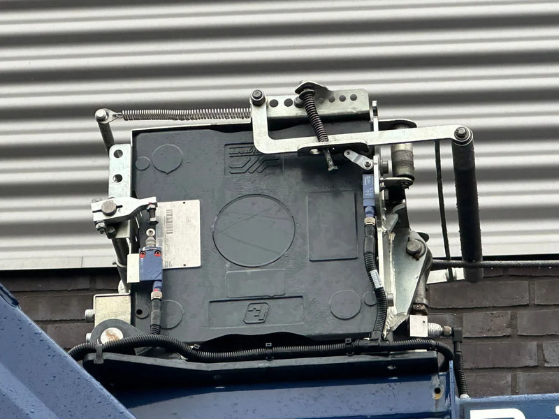 Камион со кран MAN TGL 7.190 4X2 BB BOCKER AK37/4000 + JIB MONTAGEKRAN/DACHDECKERKRAN/ROOFCRANE/KRAAN/KRAN/GRUA: слика 11 Камион со кран MAN TGL 7.190 4X2 BB BOCKER AK37/4000 + JIB MONTAGEKRAN/DACHDECKERKRAN/ROOFCRANE/KRAAN/KRAN/GRUA: слика 11