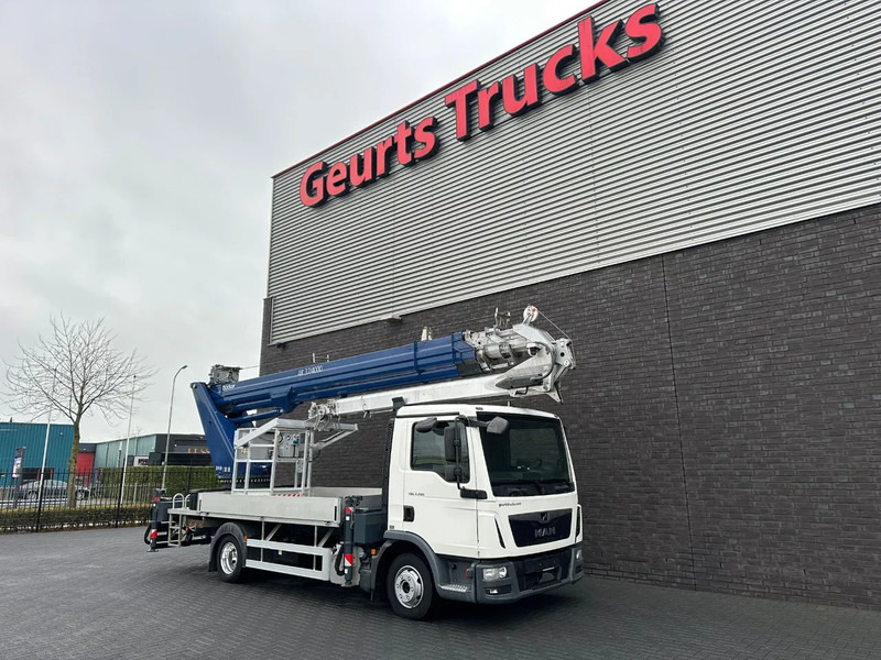 Камион со кран MAN TGL 7.190 4X2 BB BOCKER AK37/4000 + JIB MONTAGEKRAN/DACHDECKERKRAN/ROOFCRANE/KRAAN/KRAN/GRUA: слика 6 Камион со кран MAN TGL 7.190 4X2 BB BOCKER AK37/4000 + JIB MONTAGEKRAN/DACHDECKERKRAN/ROOFCRANE/KRAAN/KRAN/GRUA: слика 6