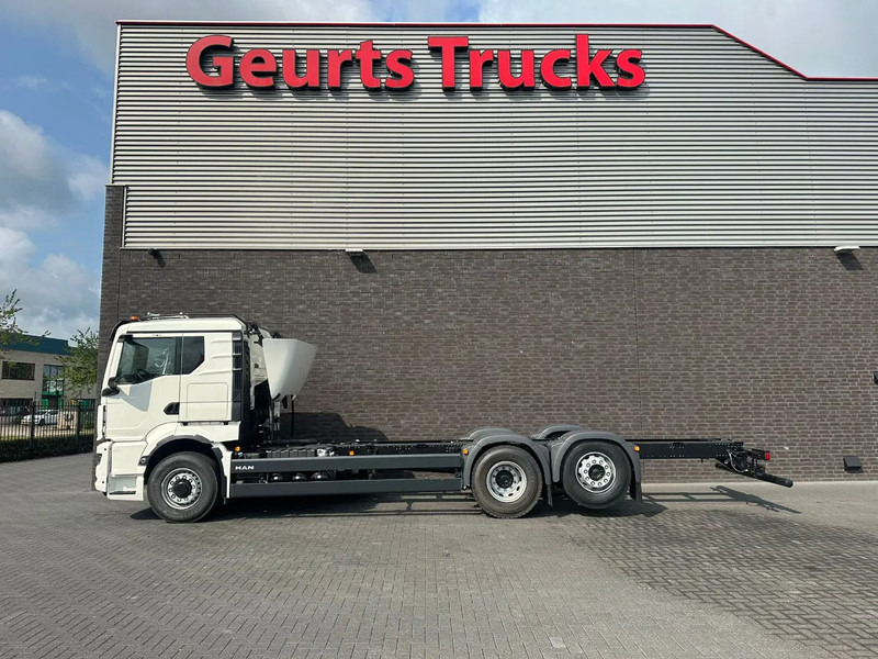 MAN TGS 26.520 6X2H-4 BL CH HYDRO DRIVE CHASSIS CABINE (NIEUW) - Камион со кабинска шасија: слика 1 MAN TGS 26.520 6X2H-4 BL CH HYDRO DRIVE CHASSIS CABINE (NIEUW) - Камион со кабинска шасија: слика 1