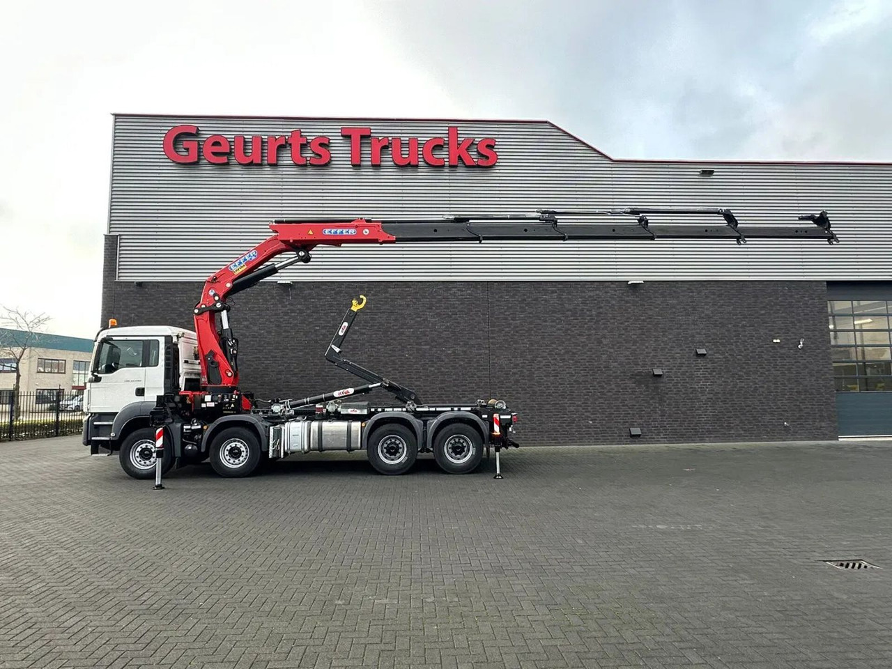 MAN TGS 35.460 8X4 BL+ HYVA 18.55.S HAAKARMSYSTEEM E - Камион со кука за подигање, Камион со кран: слика 1 MAN TGS 35.460 8X4 BL+ HYVA 18.55.S HAAKARMSYSTEEM E - Камион со кука за подигање, Камион со кран: слика 1