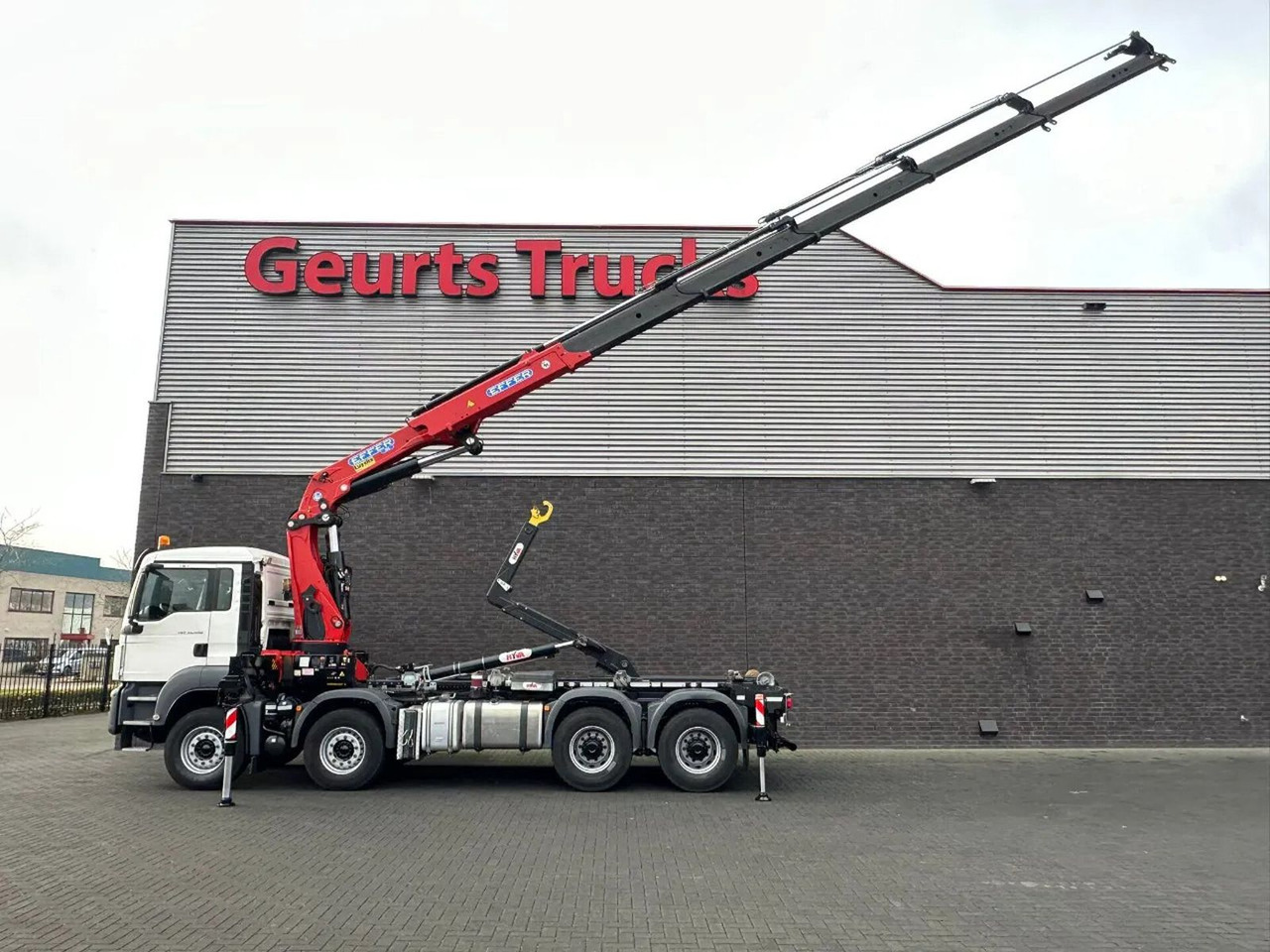MAN TGS 35.460 8X4 BL+ HYVA 18.55.S HAAKARMSYSTEEM E - Камион со кука за подигање, Камион со кран: слика 4 MAN TGS 35.460 8X4 BL+ HYVA 18.55.S HAAKARMSYSTEEM E - Камион со кука за подигање, Камион со кран: слика 4