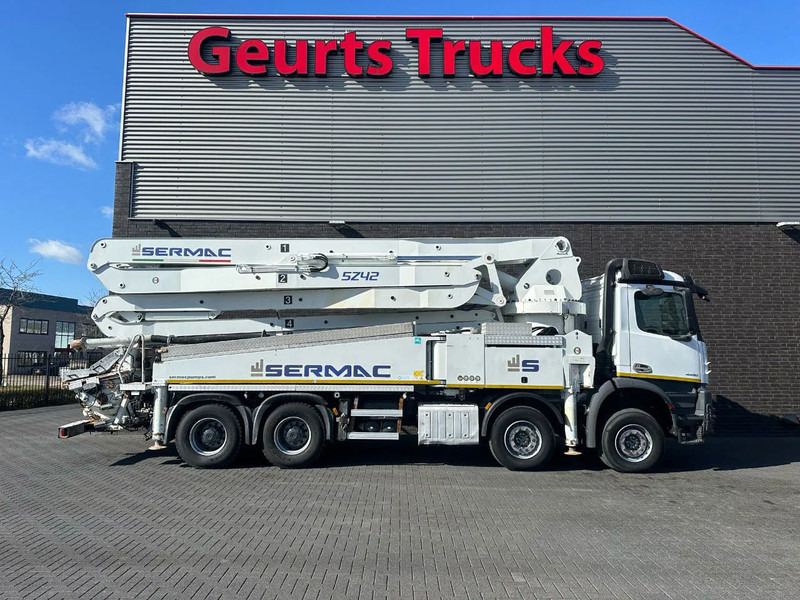 Mercedes-Benz Arocs 4451 8X4 + SERMAC 5Z42 BETONPOMP/BETONPUMPE/CONCRETE PUMP - Камион со бетонска пумпа: слика 4 Mercedes-Benz Arocs 4451 8X4 + SERMAC 5Z42 BETONPOMP/BETONPUMPE/CONCRETE PUMP - Камион со бетонска пумпа: слика 4