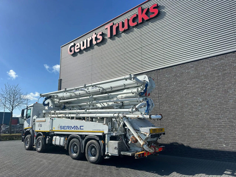 Mercedes-Benz Arocs 4451 8X4 + SERMAC 5Z42 BETONPOMP/BETONPUMPE/CONCRETE PUMP - Камион со бетонска пумпа: слика 3 Mercedes-Benz Arocs 4451 8X4 + SERMAC 5Z42 BETONPOMP/BETONPUMPE/CONCRETE PUMP - Камион со бетонска пумпа: слика 3