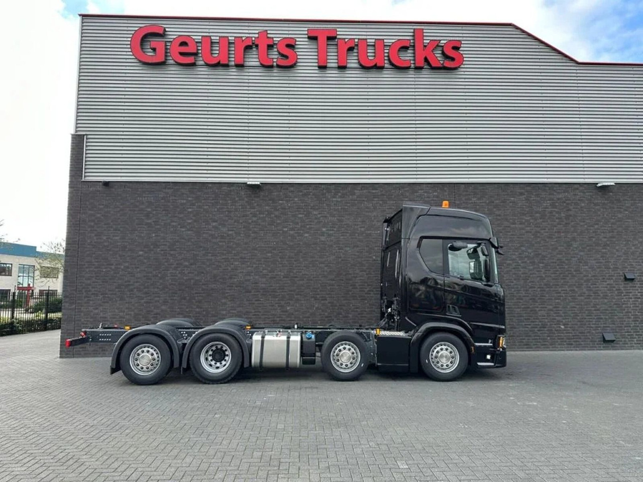 Scania R540 NGS 8X2 CHASSIS NIEUW/NEUE/NEW FULL OPTIONS - Камион со кабинска шасија: слика 4 Scania R540 NGS 8X2 CHASSIS NIEUW/NEUE/NEW FULL OPTIONS - Камион со кабинска шасија: слика 4