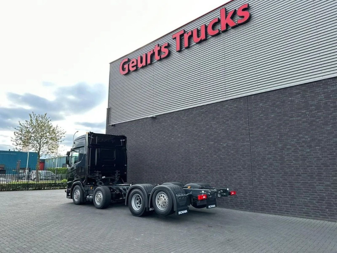 Scania R540 NGS 8X2 CHASSIS NIEUW/NEUE/NEW FULL OPTIONS - Камион со кабинска шасија: слика 3 Scania R540 NGS 8X2 CHASSIS NIEUW/NEUE/NEW FULL OPTIONS - Камион со кабинска шасија: слика 3