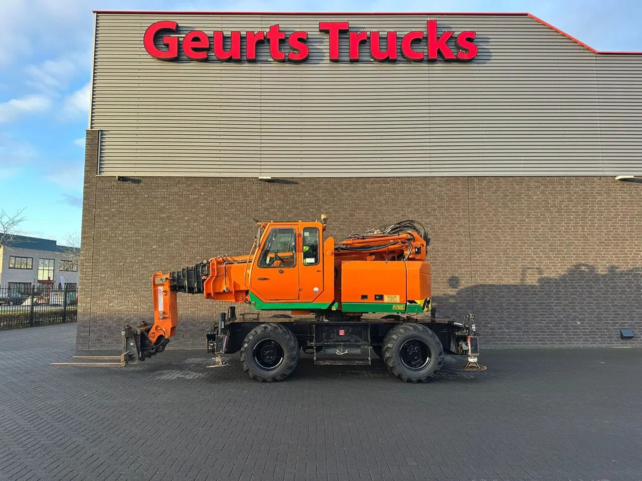 Sennebogen 608 MULTICRANE/ROUGH TERRAIN CRANE + JIB - Кулски кран: слика 4 Sennebogen 608 MULTICRANE/ROUGH TERRAIN CRANE + JIB - Кулски кран: слика 4