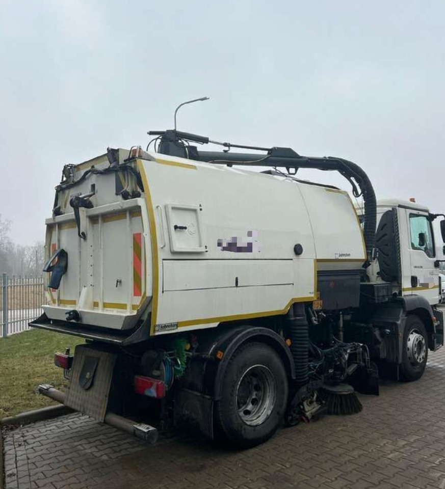 JOHNSTON VT651 - Возило за метење: слика 2 JOHNSTON VT651 - Возило за метење: слика 2
