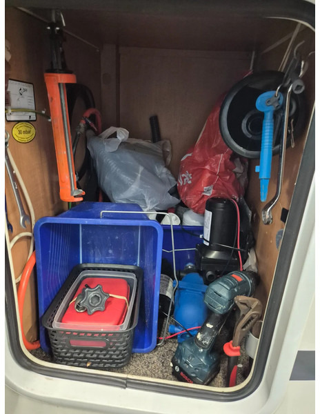 Лизинг на Camper ROLLER TEAM AUTOROLLER 595 P... trekhaak,eerste eigenaar. Camper ROLLER TEAM AUTOROLLER 595 P... trekhaak,eerste eigenaar.: слика 13 Лизинг на Camper ROLLER TEAM AUTOROLLER 595 P... trekhaak,eerste eigenaar. Camper ROLLER TEAM AUTOROLLER 595 P... trekhaak,eerste eigenaar.: слика 13