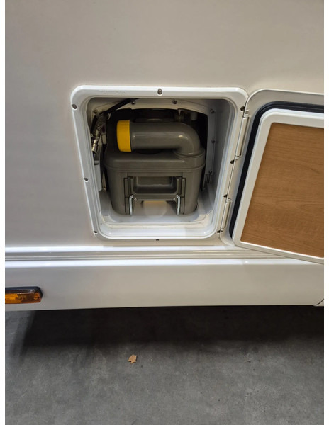 Лизинг на Camper ROLLER TEAM AUTOROLLER 595 P... trekhaak,eerste eigenaar. Camper ROLLER TEAM AUTOROLLER 595 P... trekhaak,eerste eigenaar.: слика 9 Лизинг на Camper ROLLER TEAM AUTOROLLER 595 P... trekhaak,eerste eigenaar. Camper ROLLER TEAM AUTOROLLER 595 P... trekhaak,eerste eigenaar.: слика 9