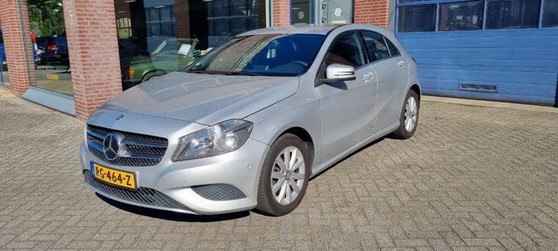 Mercedes-Benz A-Klasse 180 automaat.. 180 automaat - Хечбек: слика 3 Mercedes-Benz A-Klasse 180 automaat.. 180 automaat - Хечбек: слика 3