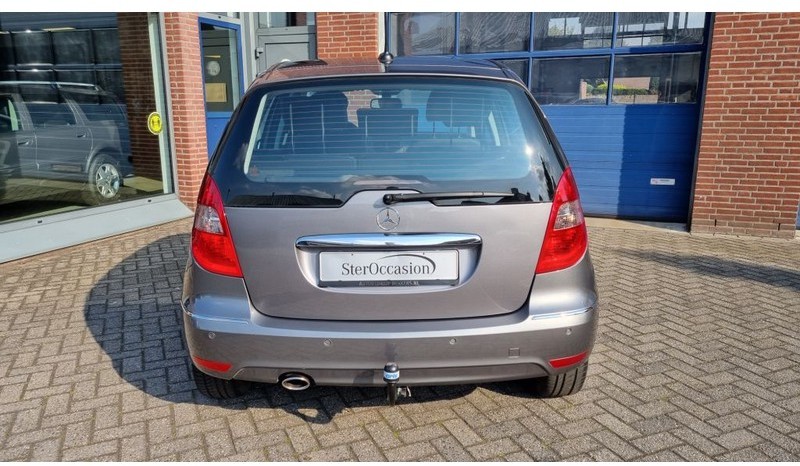Mercedes-Benz A-Klasse A160 Automaat Elegance.airco.trekhaak. - Автомобил: слика 4 Mercedes-Benz A-Klasse A160 Automaat Elegance.airco.trekhaak. - Автомобил: слика 4