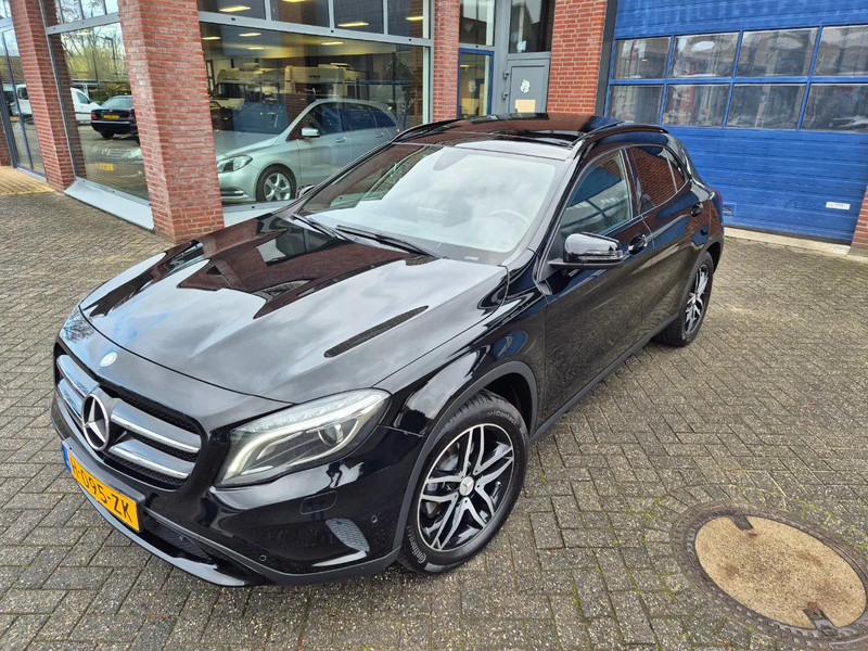 Mercedes-Benz GLA 200 AMG line Automaat prestige - Автомобил: слика 2 Mercedes-Benz GLA 200 AMG line Automaat prestige - Автомобил: слика 2