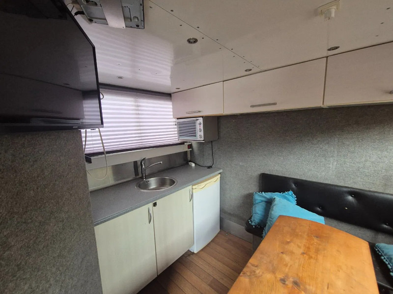 Volvo FH 12. 380pk luchtgeveerd voor en achteras - Камион за коњи: слика 5 Volvo FH 12. 380pk luchtgeveerd voor en achteras - Камион за коњи: слика 5