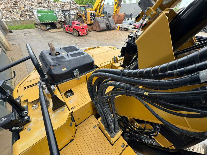 Багер гасеничар Caterpillar 325F LCR - 3 buckets: слика 19