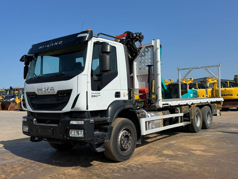 Iveco TRAKKER AD260T36 - Камион, Камион со кран: слика 1 Iveco TRAKKER AD260T36 - Камион, Камион со кран: слика 1