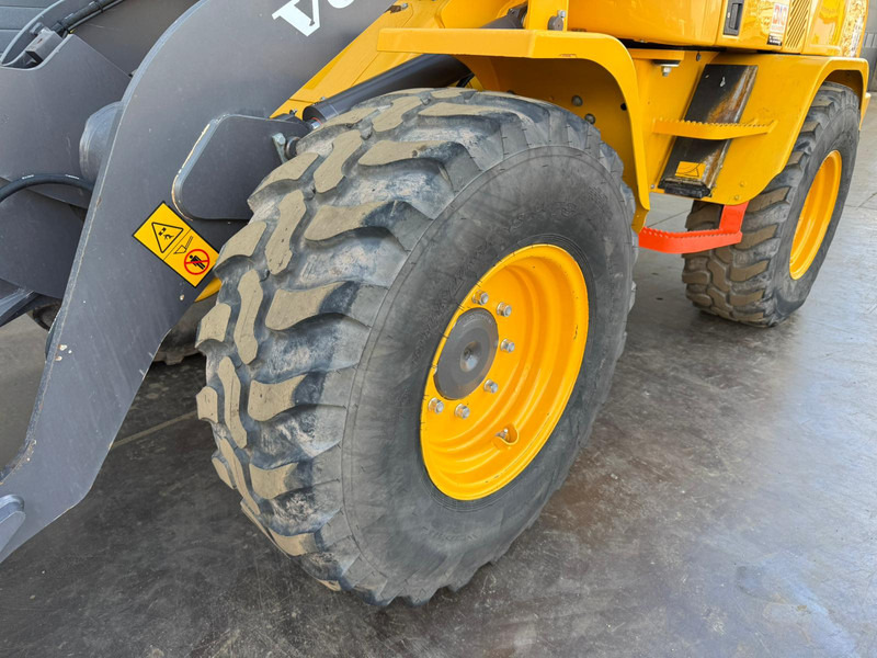 Натоварувач на тркала Volvo L30G: слика 12
