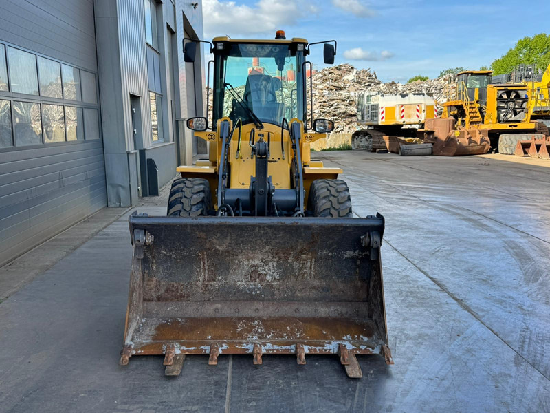 Натоварувач на тркала Volvo L30G: слика 17