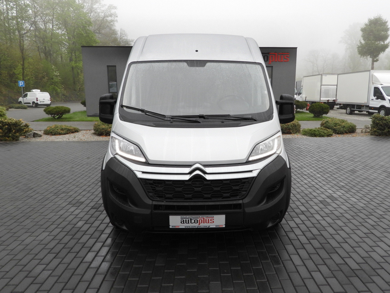 CITROEN JUMPER BOX DELIVERY VAN 7 SEATS CRUISE CONTROL LED LIGHTS AIR CONDITIONING 165HP - Товарно комбе: слика 5 CITROEN JUMPER BOX DELIVERY VAN 7 SEATS CRUISE CONTROL LED LIGHTS AIR CONDITIONING 165HP - Товарно комбе: слика 5