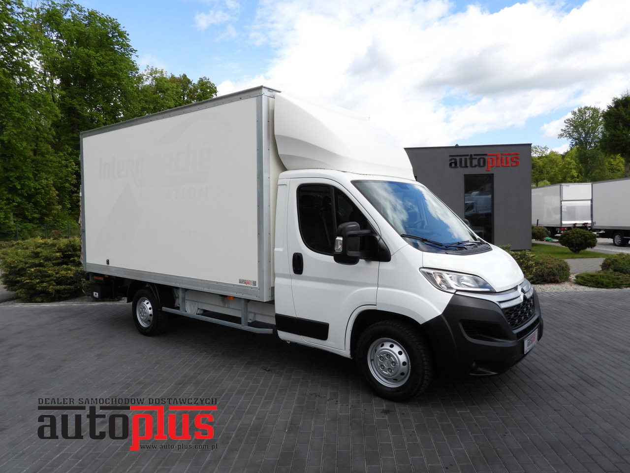 CITROEN JUMPER BOX LIFT 8 PALLETS CRUISE CONTROL NAVIGATION AIR CONDITIONING 165HP - Комбе фургон: слика 1 CITROEN JUMPER BOX LIFT 8 PALLETS CRUISE CONTROL NAVIGATION AIR CONDITIONING 165HP - Комбе фургон: слика 1