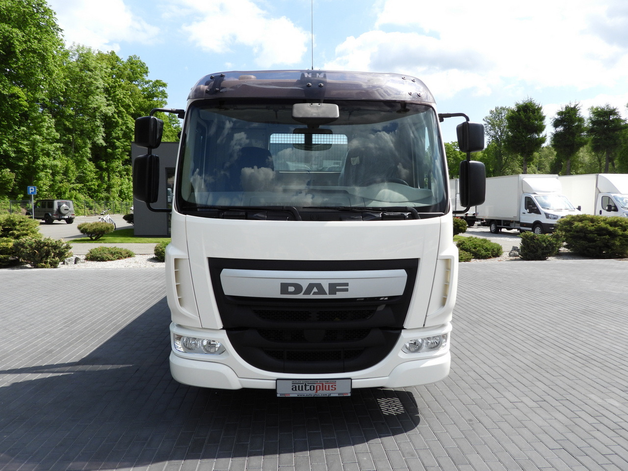 DAF LF 180 THREE-WAY TIPPER CRUISE CONTROL LED LIGHTS AUTOMATIC TRANSMISSION TWIN WHEELS AIR CONDITIONING 180HP - Кипер: слика 5 DAF LF 180 THREE-WAY TIPPER CRUISE CONTROL LED LIGHTS AUTOMATIC TRANSMISSION TWIN WHEELS AIR CONDITIONING 180HP - Кипер: слика 5