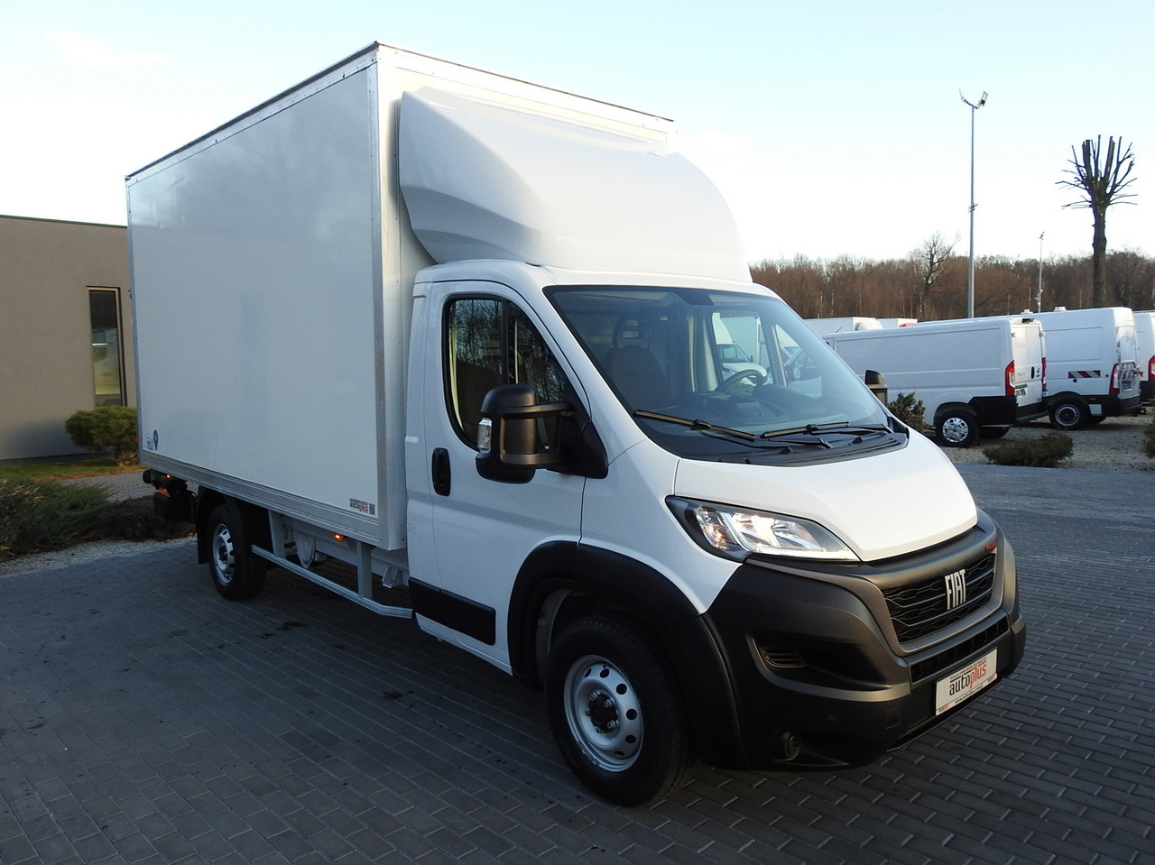 FIAT DUCATO BOX LIFT 8 PALLETS CRUISE CONTROL AIR CONDITIONING 180HP - Комбе фургон: слика 4 FIAT DUCATO BOX LIFT 8 PALLETS CRUISE CONTROL AIR CONDITIONING 180HP - Комбе фургон: слика 4