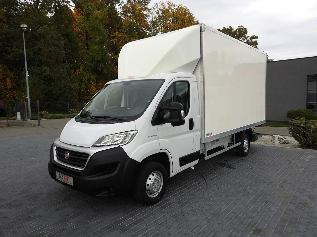 Комбе фургон FIAT DUCATO BOX LIFT 8 PALLETS CRUISE CONTROL NAVIGATION AIR CONDITIONING LED LIGHTS 130HP: слика 6 Комбе фургон FIAT DUCATO BOX LIFT 8 PALLETS CRUISE CONTROL NAVIGATION AIR CONDITIONING LED LIGHTS 130HP: слика 6