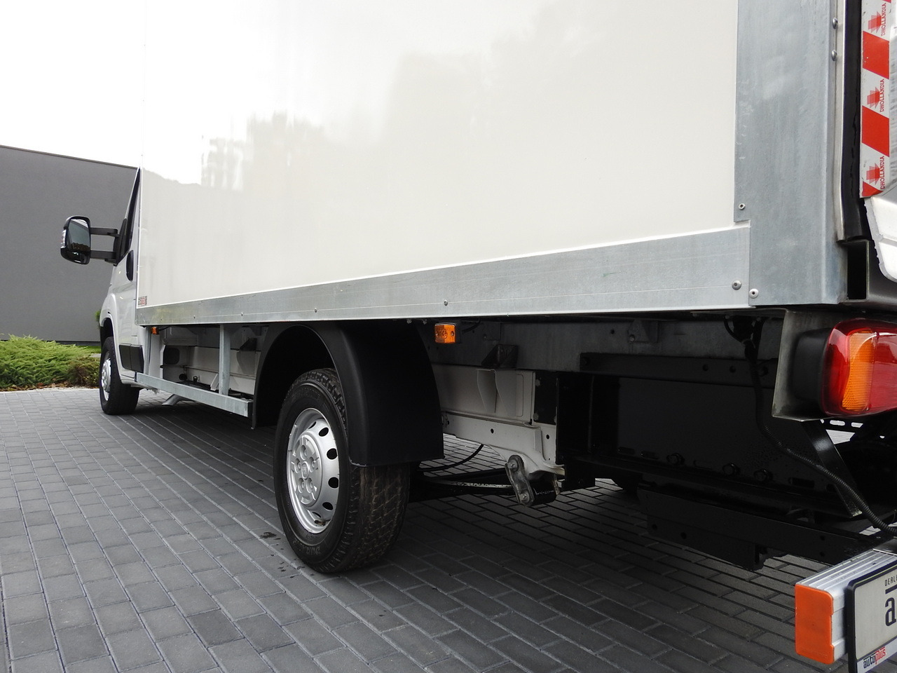 Комбе фургон FIAT DUCATO BOX LIFT 8 PALLETS CRUISE CONTROL NAVIGATION AIR CONDITIONING LED LIGHTS 130HP: слика 16 Комбе фургон FIAT DUCATO BOX LIFT 8 PALLETS CRUISE CONTROL NAVIGATION AIR CONDITIONING LED LIGHTS 130HP: слика 16