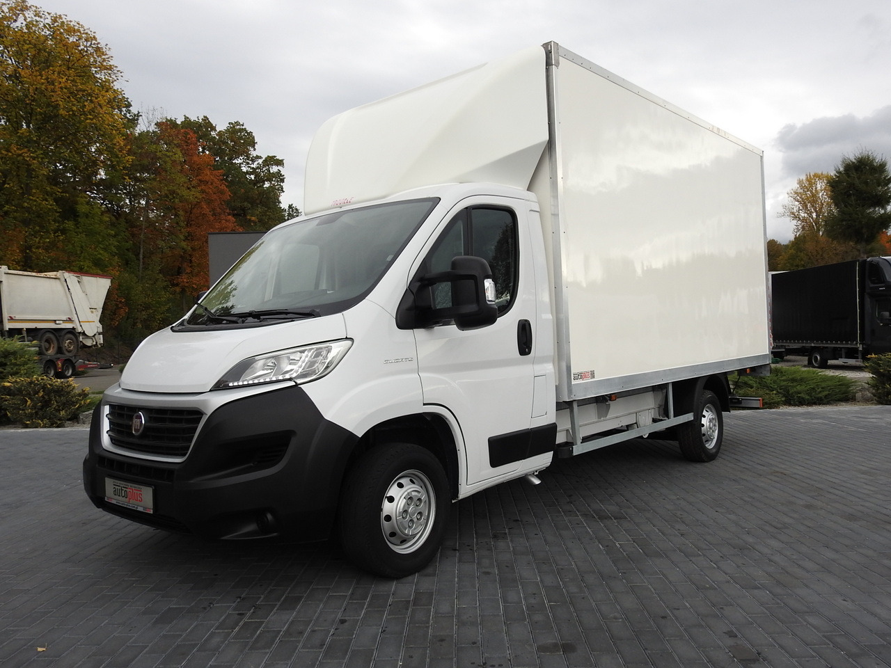 Комбе фургон FIAT DUCATO BOX LIFT 8 PALLETS CRUISE CONTROL NAVIGATION AIR CONDITIONING LED LIGHTS 130HP: слика 19 Комбе фургон FIAT DUCATO BOX LIFT 8 PALLETS CRUISE CONTROL NAVIGATION AIR CONDITIONING LED LIGHTS 130HP: слика 19