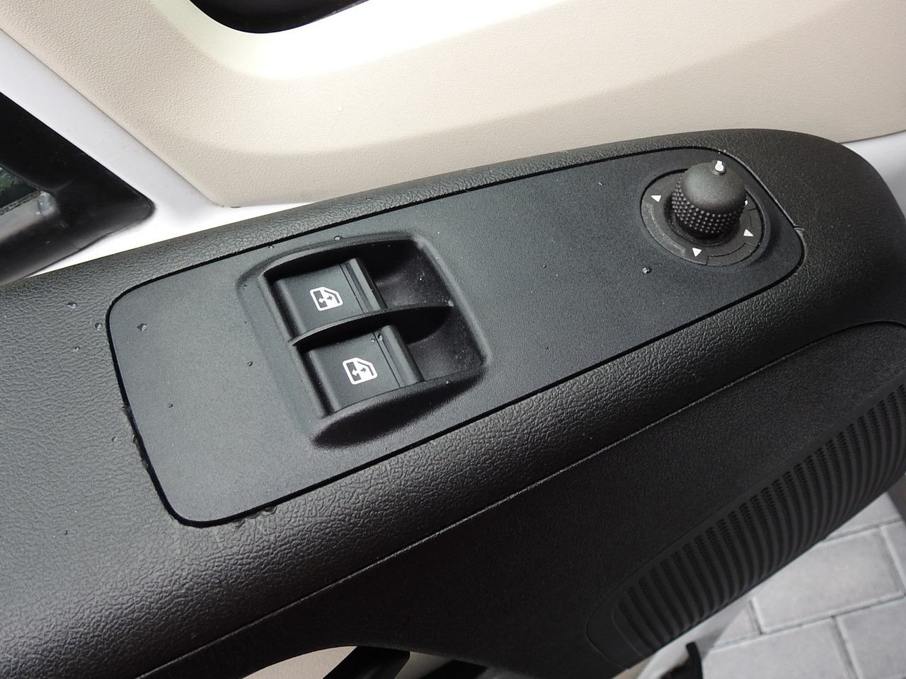 Комбе фургон FIAT DUCATO BOX LIFT 8 PALLETS CRUISE CONTROL NAVIGATION AIR CONDITIONING LED LIGHTS 130HP: слика 29 Комбе фургон FIAT DUCATO BOX LIFT 8 PALLETS CRUISE CONTROL NAVIGATION AIR CONDITIONING LED LIGHTS 130HP: слика 29