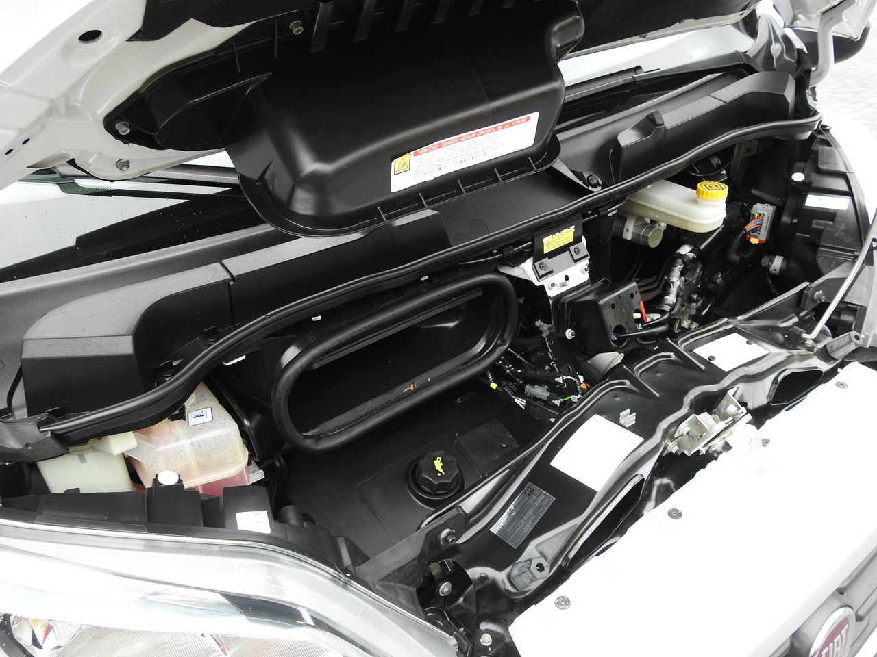 Комбе фургон FIAT DUCATO BOX LIFT 8 PALLETS CRUISE CONTROL NAVIGATION AIR CONDITIONING LED LIGHTS 130HP: слика 27 Комбе фургон FIAT DUCATO BOX LIFT 8 PALLETS CRUISE CONTROL NAVIGATION AIR CONDITIONING LED LIGHTS 130HP: слика 27