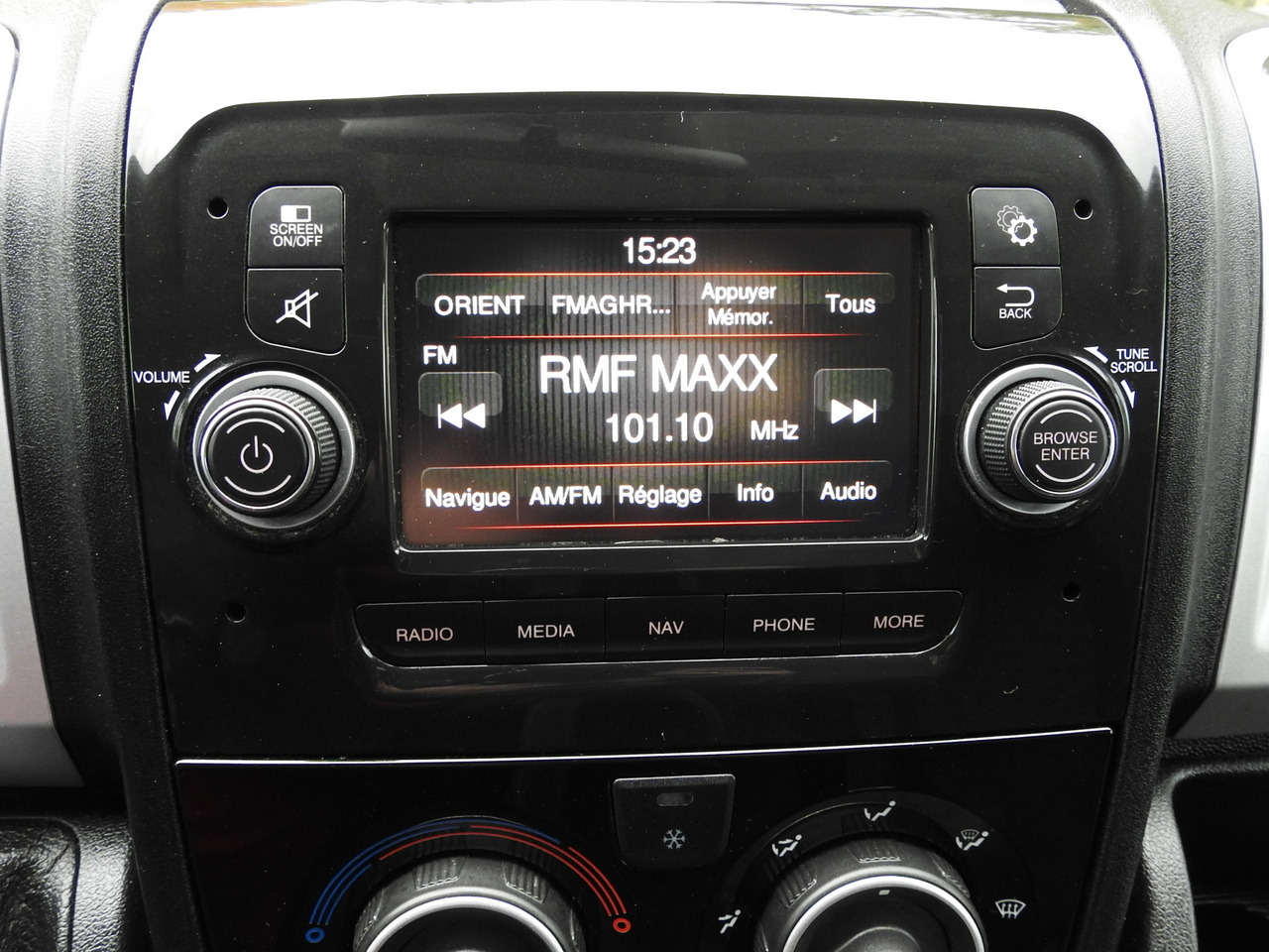 Комбе фургон FIAT DUCATO BOX LIFT 8 PALLETS CRUISE CONTROL NAVIGATION AIR CONDITIONING LED LIGHTS 130HP: слика 37 Комбе фургон FIAT DUCATO BOX LIFT 8 PALLETS CRUISE CONTROL NAVIGATION AIR CONDITIONING LED LIGHTS 130HP: слика 37