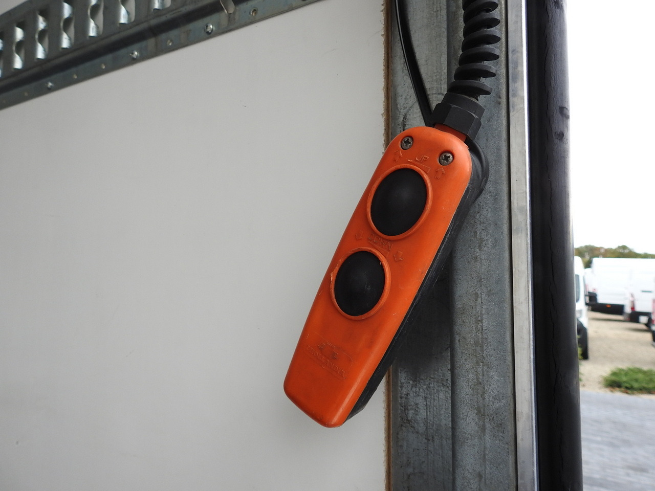 Комбе фургон FIAT DUCATO BOX LIFT 8 PALLETS CRUISE CONTROL NAVIGATION AIR CONDITIONING LED LIGHTS 130HP: слика 24 Комбе фургон FIAT DUCATO BOX LIFT 8 PALLETS CRUISE CONTROL NAVIGATION AIR CONDITIONING LED LIGHTS 130HP: слика 24