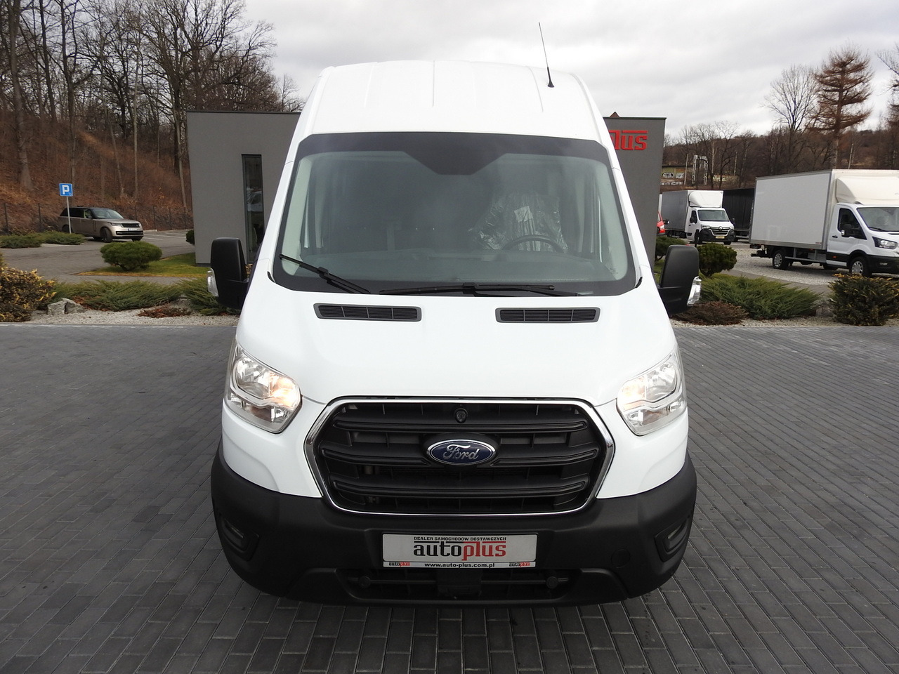 FORD TRANSIT BOX DELIVERY VAN 6 SEATS CRUISE CONTROL AIR CONDITIONING 185HP - Товарно комбе: слика 5 FORD TRANSIT BOX DELIVERY VAN 6 SEATS CRUISE CONTROL AIR CONDITIONING 185HP - Товарно комбе: слика 5