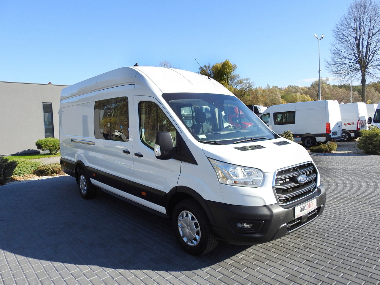 FORD TRANSIT BOX DELIVERY VAN 6 SEATS CRUISE CONTROL AIR CONDITIONING LED LIGHTS 130HP - Товарно комбе: слика 4 FORD TRANSIT BOX DELIVERY VAN 6 SEATS CRUISE CONTROL AIR CONDITIONING LED LIGHTS 130HP - Товарно комбе: слика 4